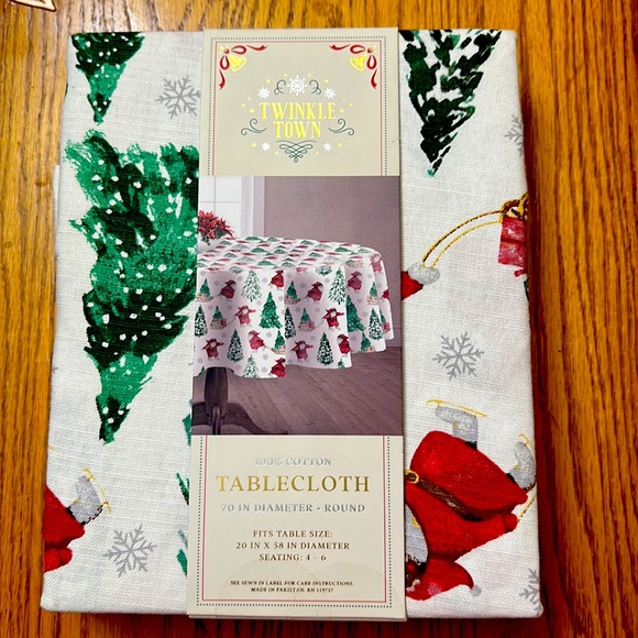 🎄NWT🎄Nordstrom’s Christmas Bundle - Picture 2 of 12